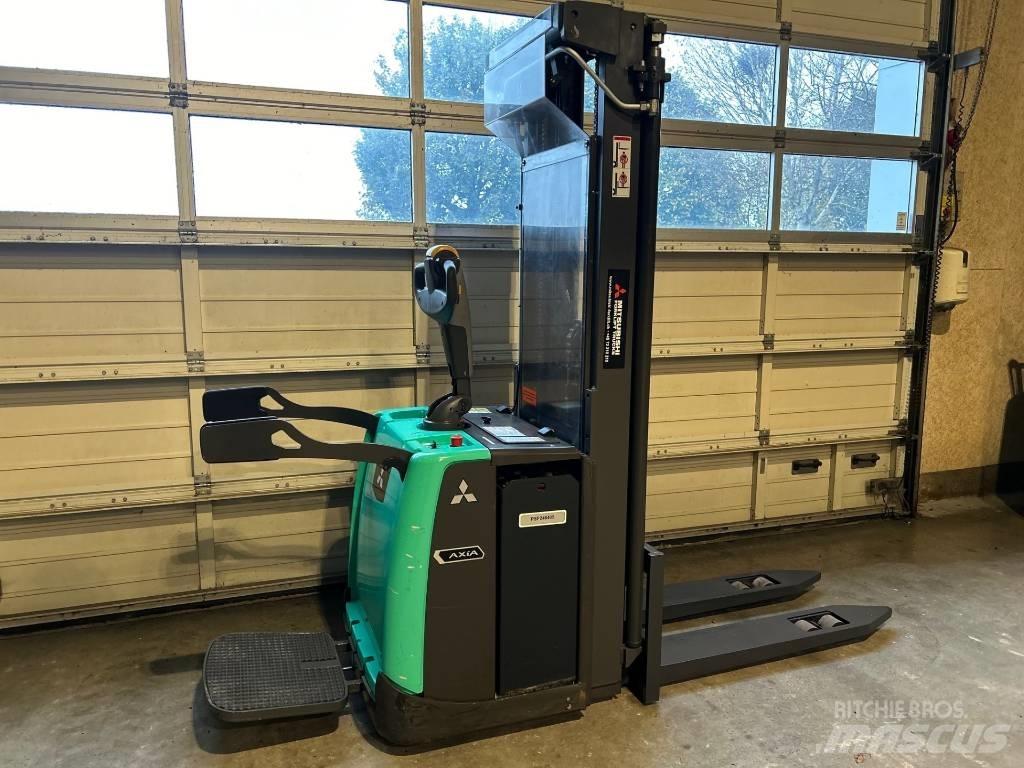 Mitsubishi SBV 16 P شاحنات مناولة ذاتية الدفع