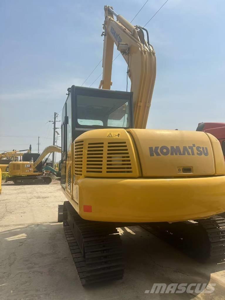Komatsu PC 70 حفارات زحافة