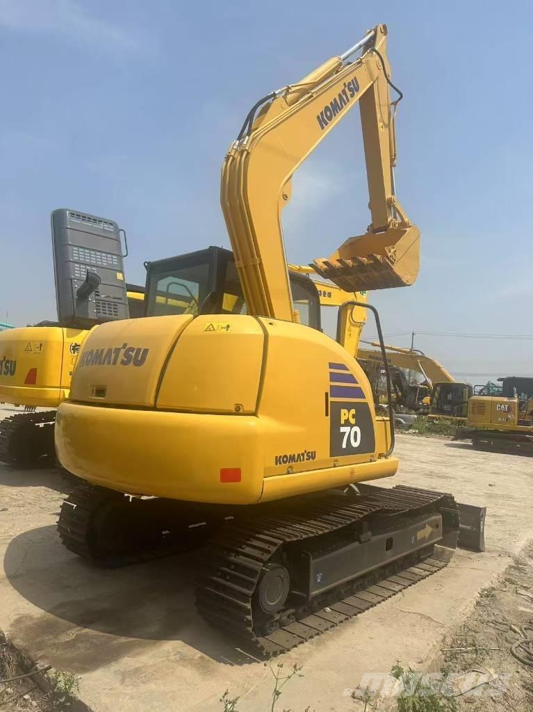 Komatsu PC 70 حفارات زحافة