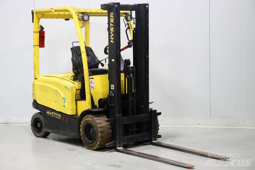 Hyster J2.5XN شاحنات ذات رافعات شوكية تعمل بالكهرباء