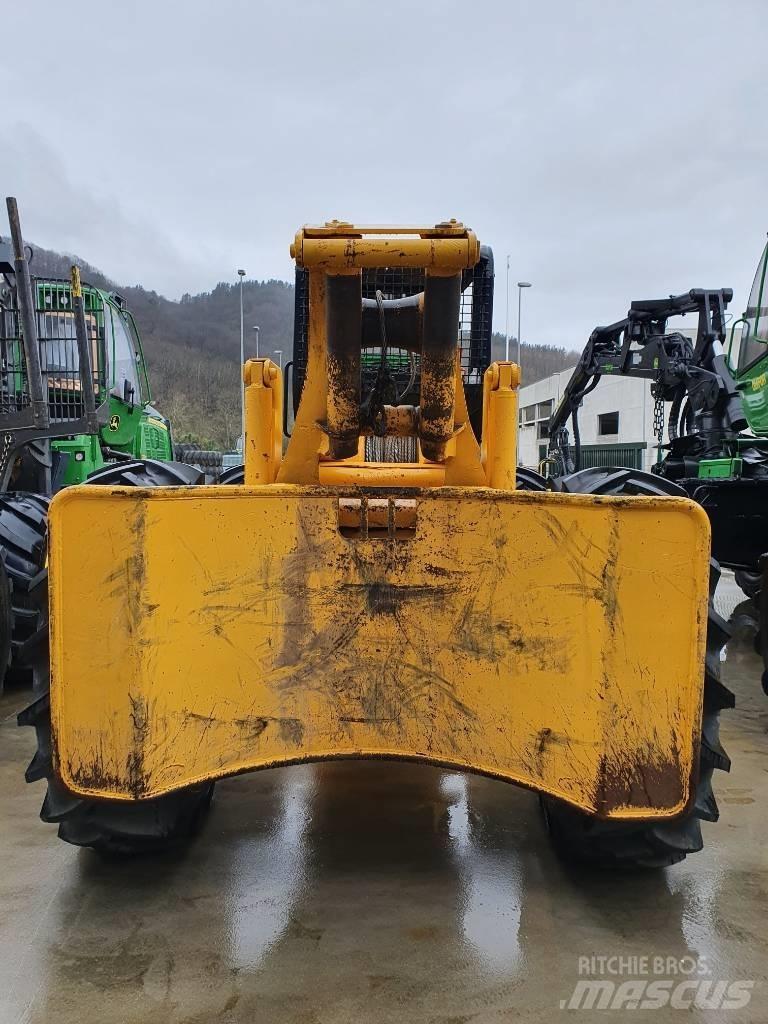 John Deere 540 D ساحبات الأشجار