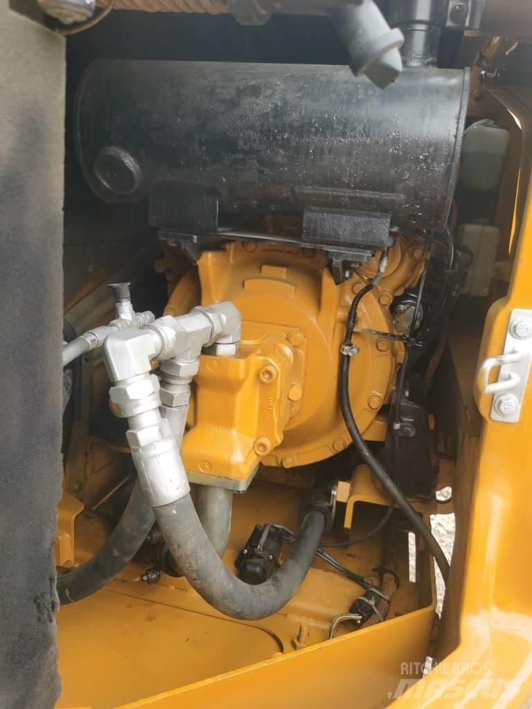 CAT 308 E 2 حفارات زحافة