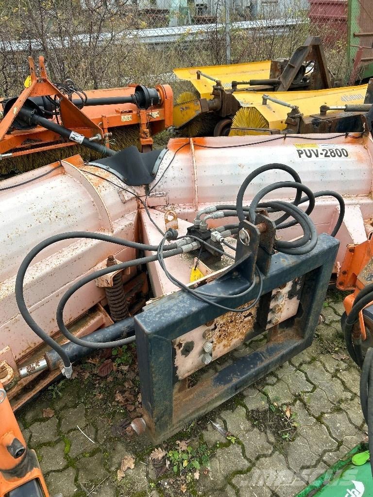 Pronar PUV 2800 حراثات ونصول الجليد