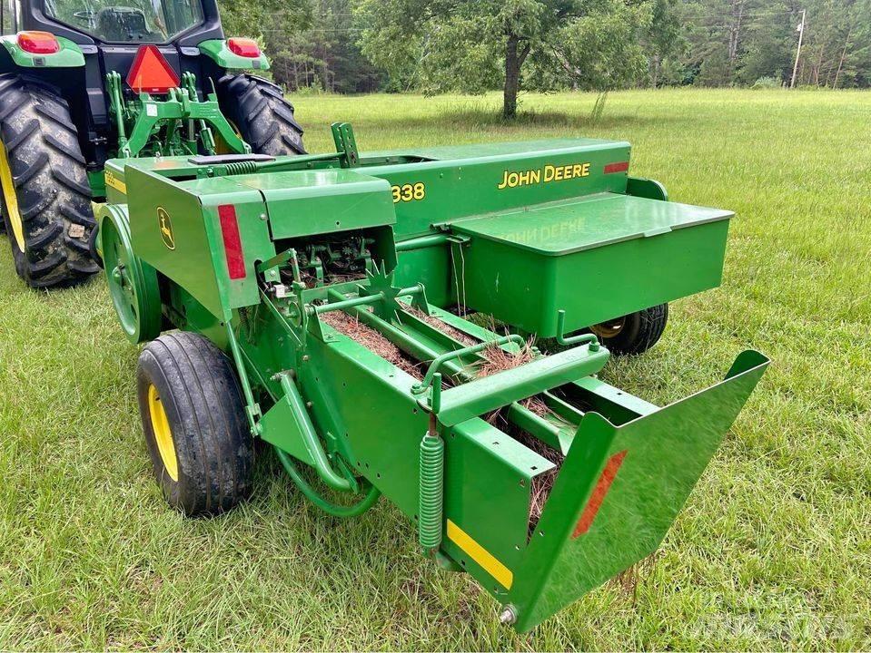 John Deere 338 Baler محزمات مربعة