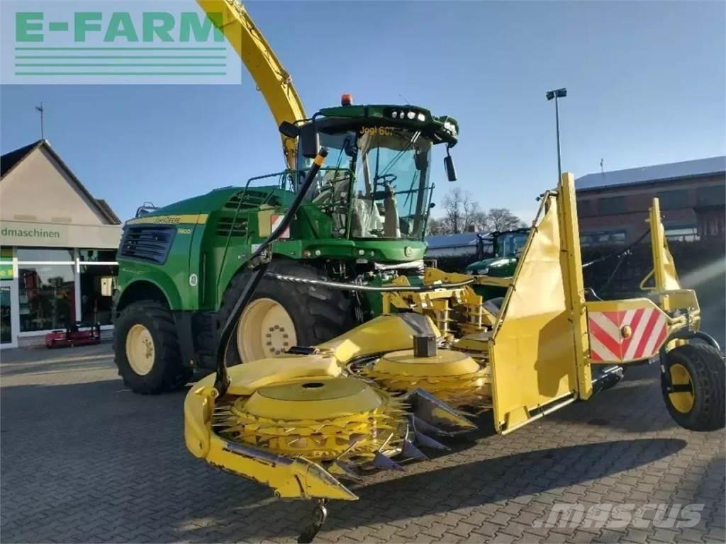 John Deere 9800 علافات ذاتية الدفع