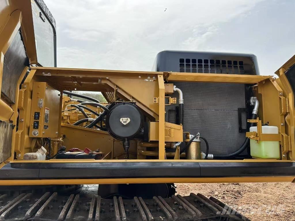 CAT 330 B حفارات زحافة