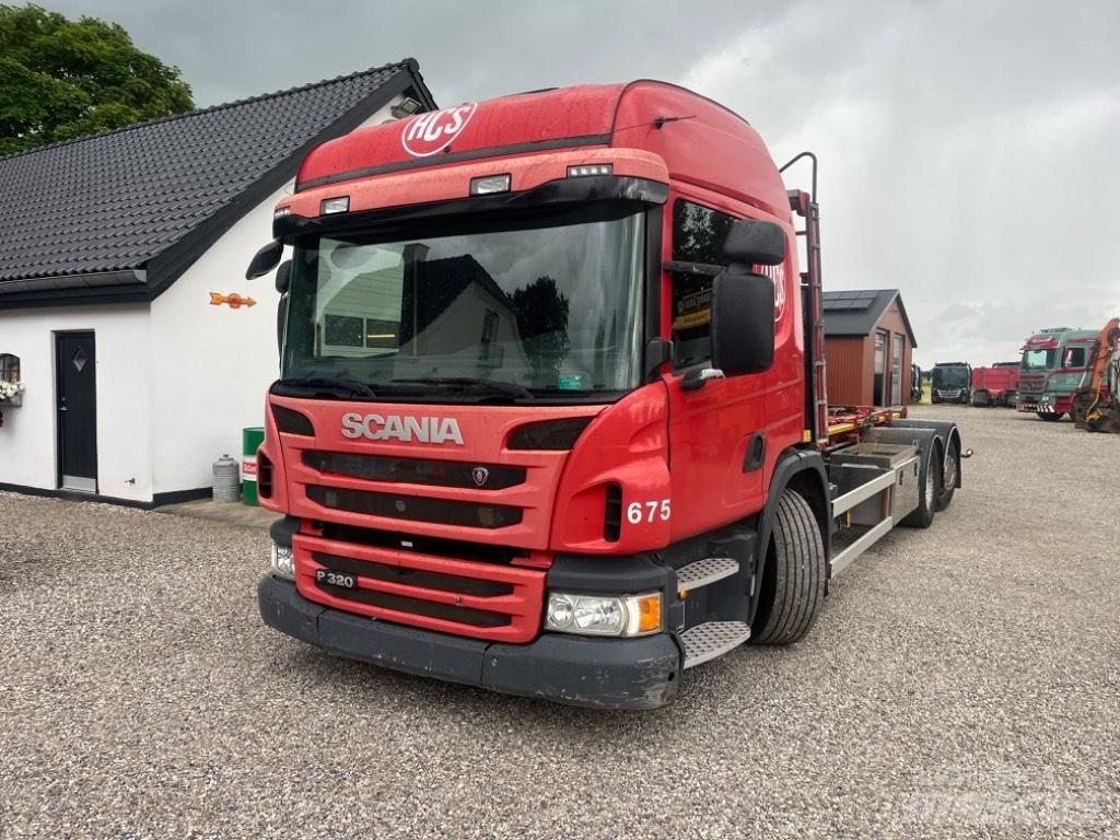 Scania P 320 شاحنات الرافعات الخطافية
