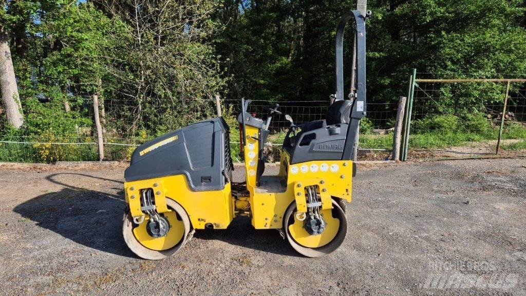 Bomag BW 100 AD M-5 مداحل ثنائية الاسطوانة