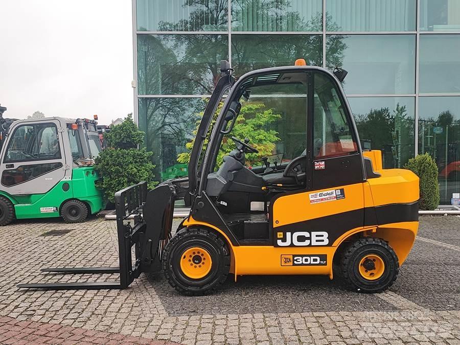 JCB TLT30D شاحنات الديزل