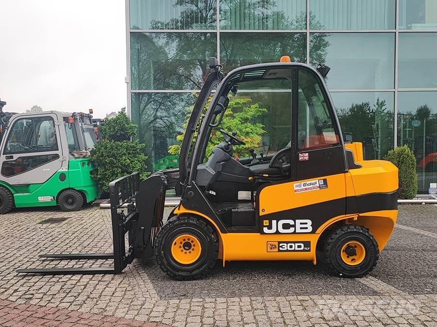 JCB TLT30D شاحنات الديزل