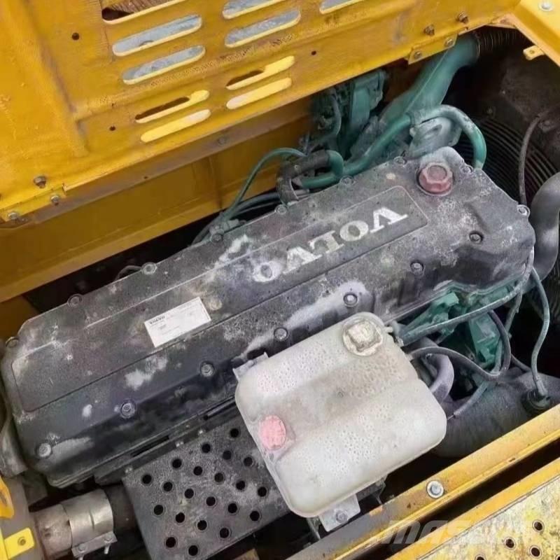 Volvo EC 360 حفارات زحافة