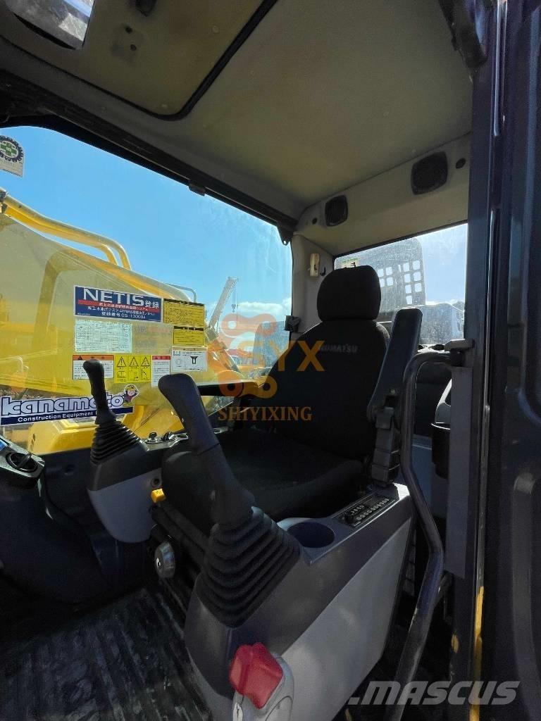 Komatsu PC 450 LC-8 حفارات زحافة