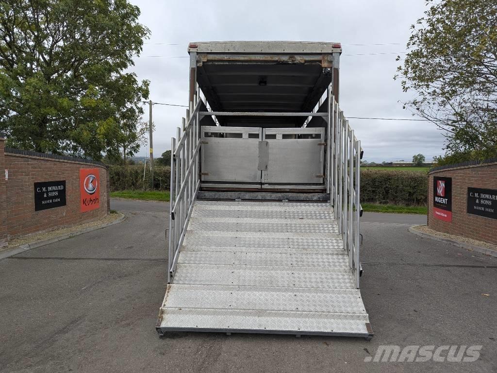 Mercedes-Benz 816 شاحنات ذات هيكل صندوقي