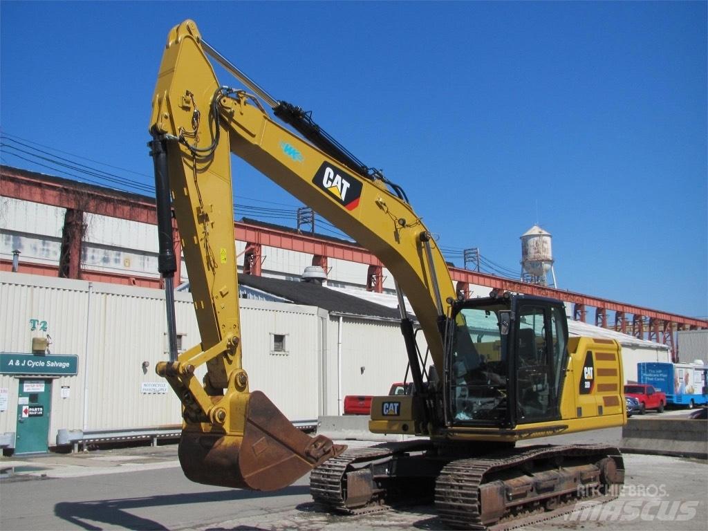 CAT 320 حفارات زحافة