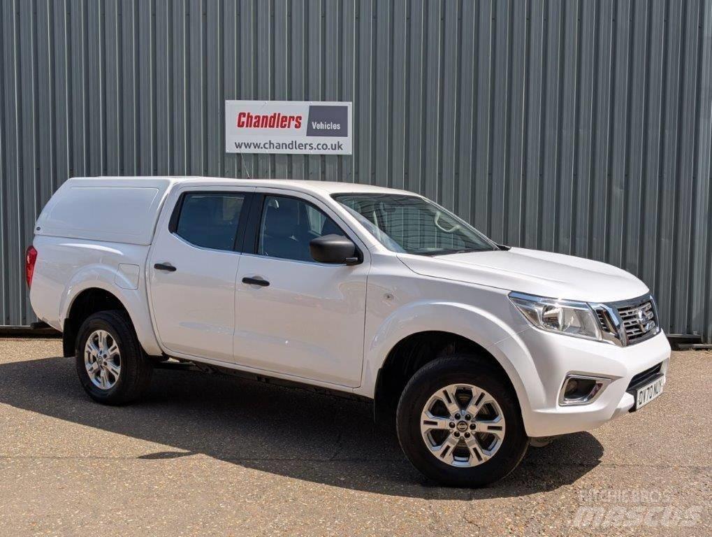 Nissan Navara شاحنات خفيفة/مفصلية الجوانب