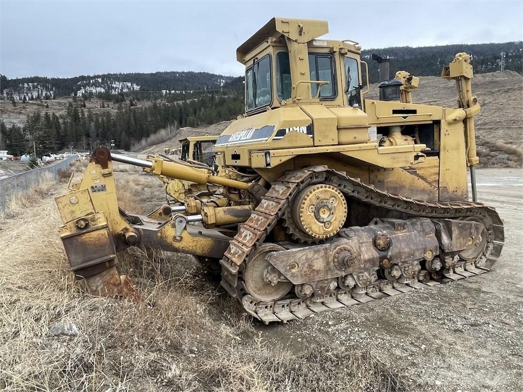 CAT D9N بلدوزرات مجنزرة