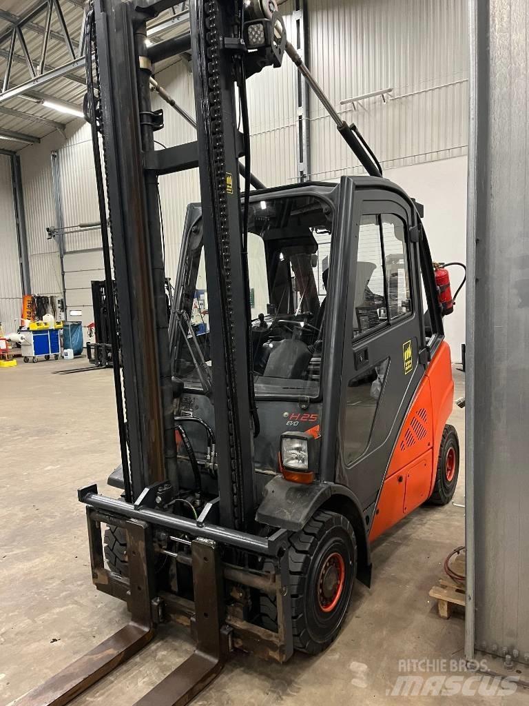 Linde H25D-02 شاحنات الديزل