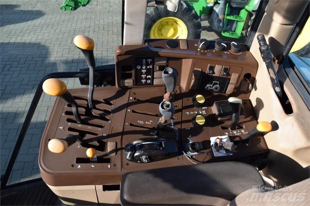 John Deere 6510 الجرارات