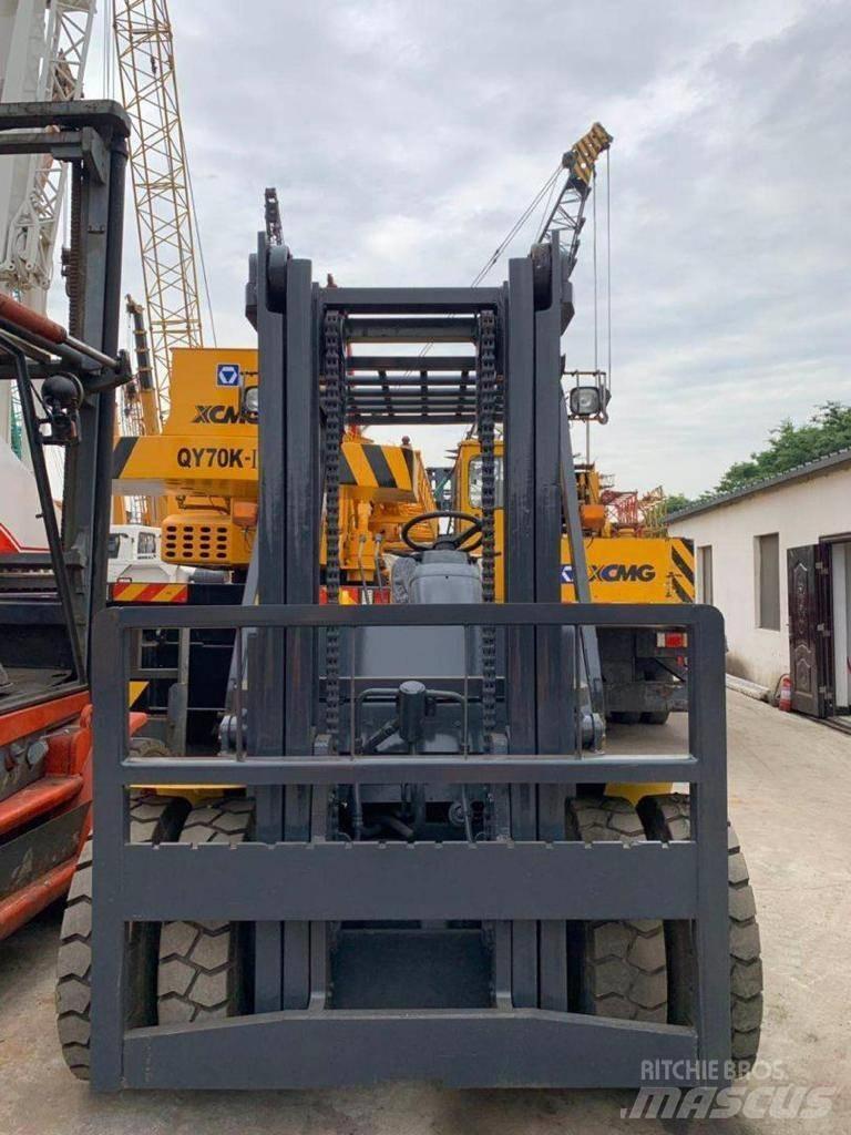 Komatsu 8 Ton شاحنات الديزل