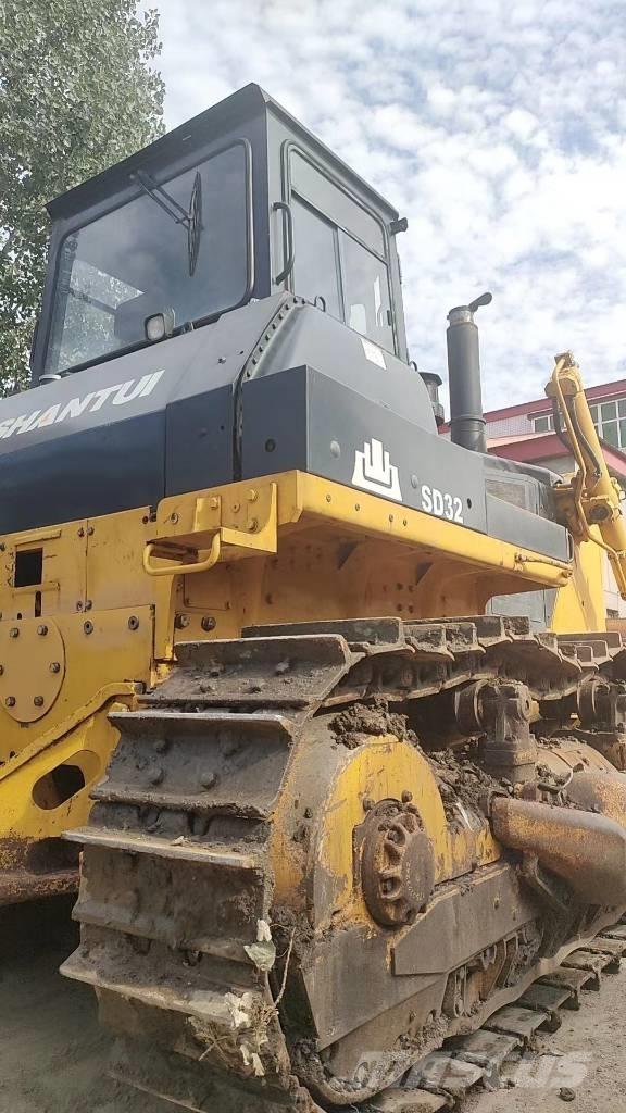 Shantui SD 32 بلدوزرات مجنزرة