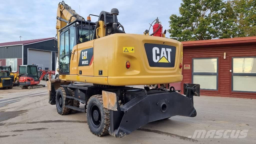 CAT MH 3022 مناولات المخلفات / مناولات صناعية