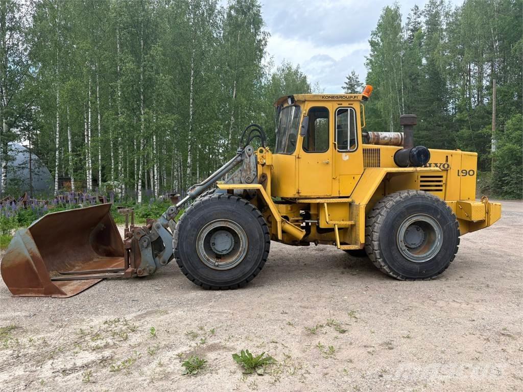 Volvo BM L90 5.5. لوادر بعجل
