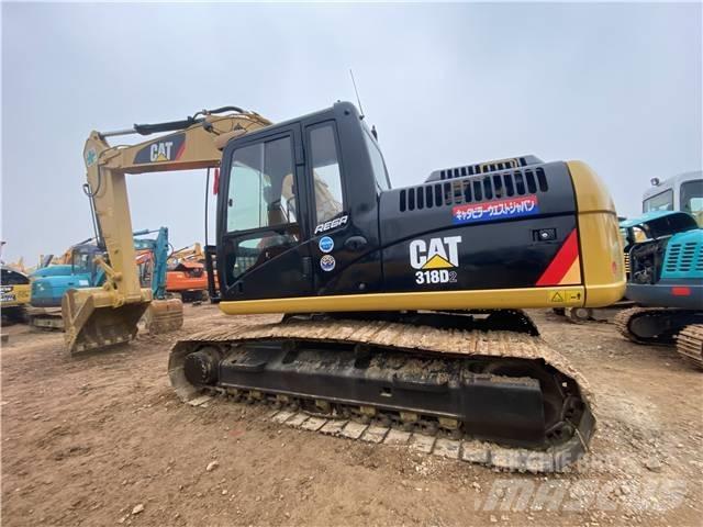 CAT 318D2 حفارات زحافة