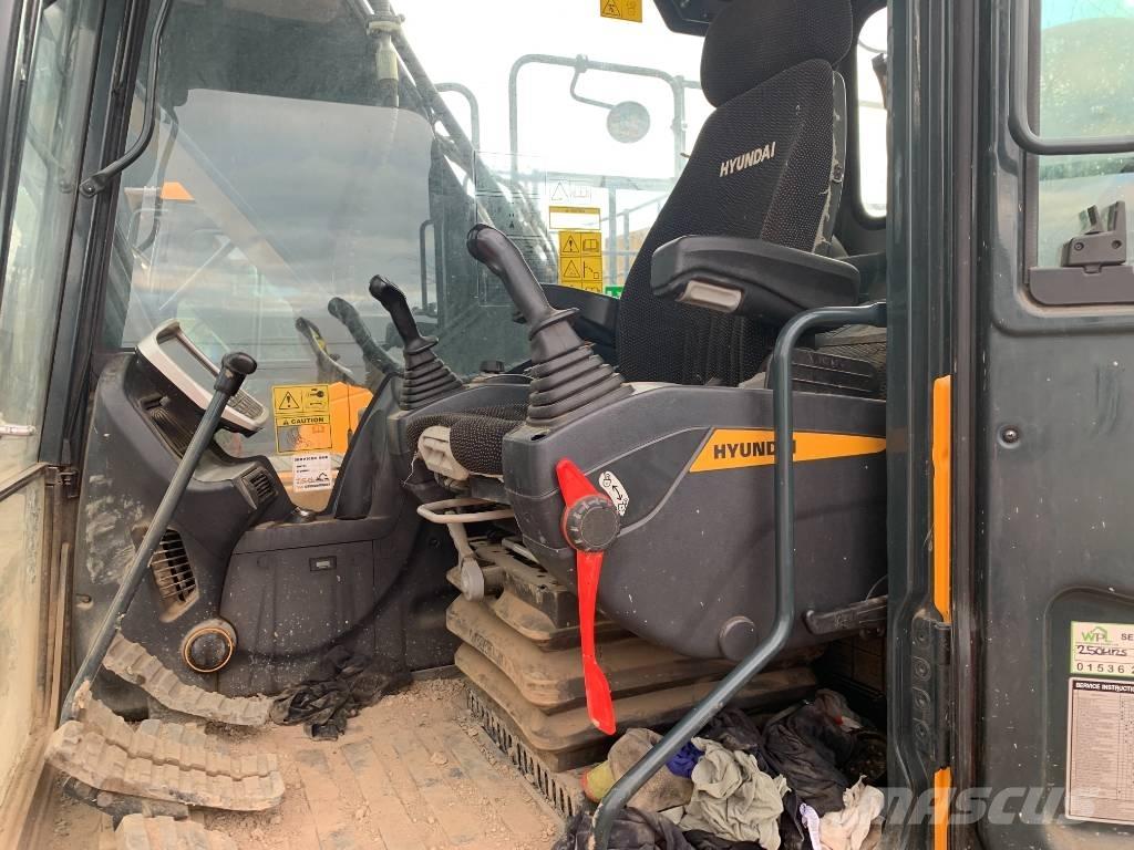 Hyundai HX220A L حفارات زحافة