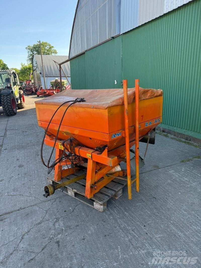 Amazone ZA XS 602 معدات نشر الرمال والملح