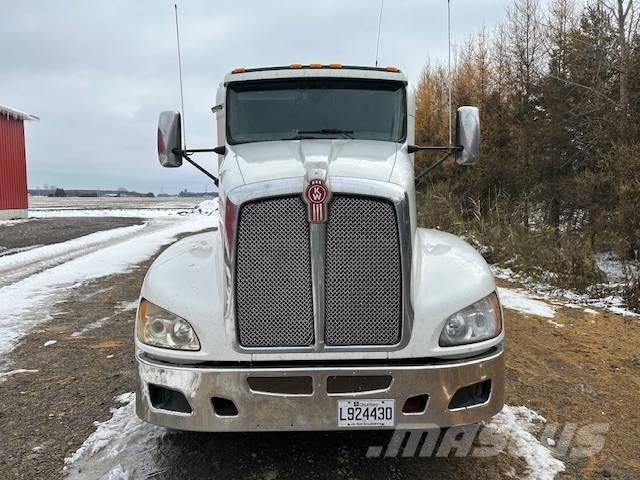 Kenworth T 660 وحدات الجر