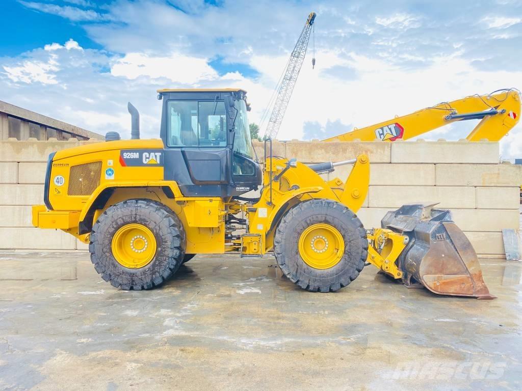 CAT 926m لوادر بعجل