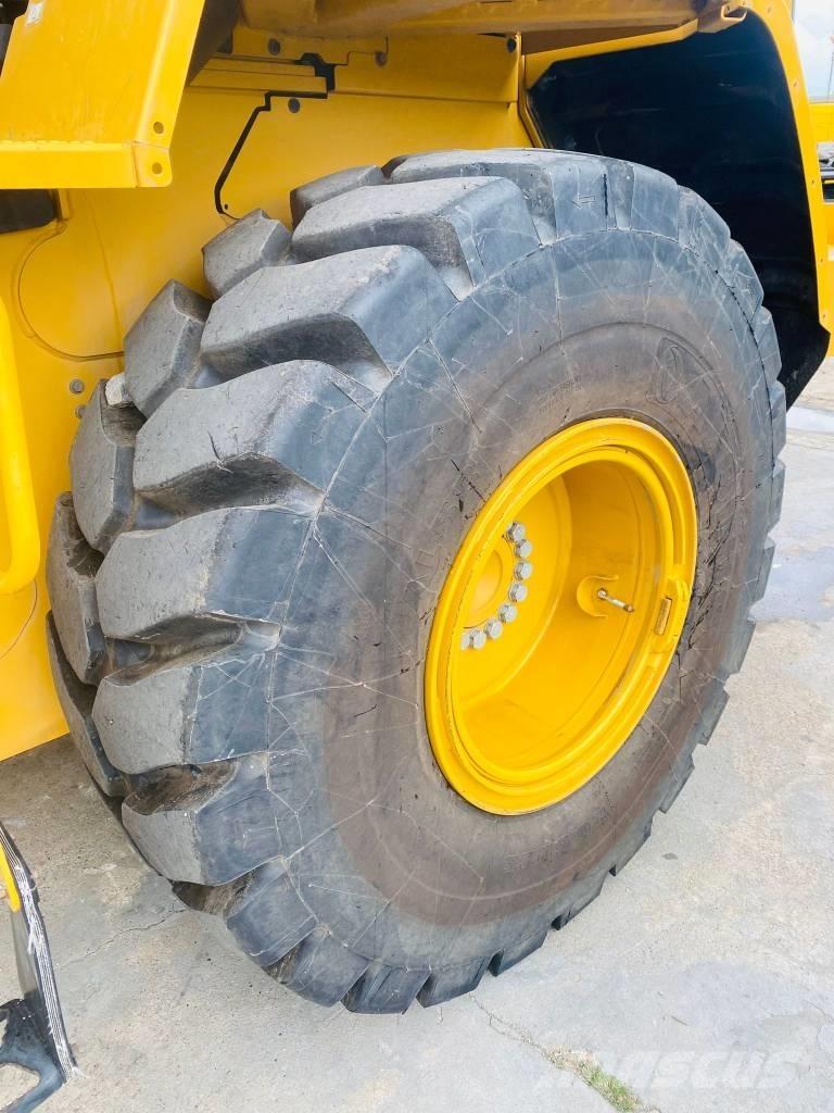 CAT 926m لوادر بعجل