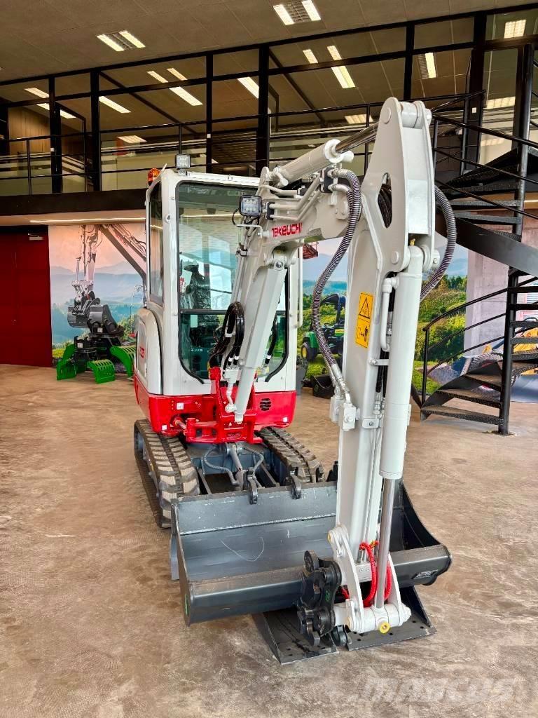 Takeuchi TB 225 حفارات صغيرة أقل من 7 طن (حفارات صغيرة)