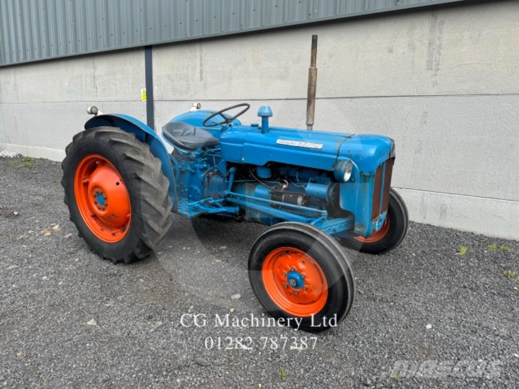 Fordson Dexta الجرارات