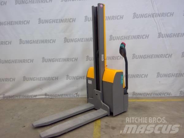 Jungheinrich EMC 110 معدات التكديس الجوالة