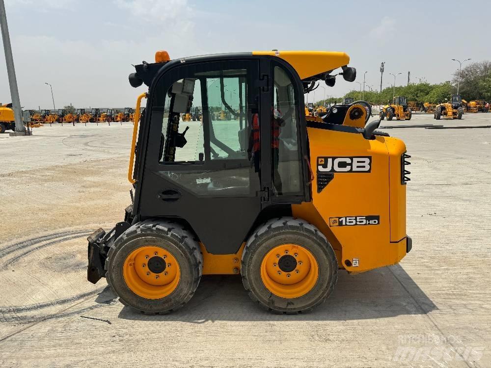 JCB 155 لوادر انزلاقية التوجيه