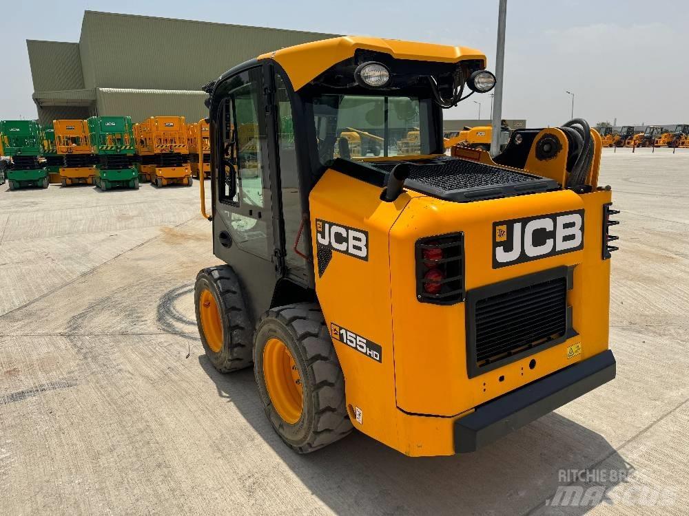 JCB 155 لوادر انزلاقية التوجيه