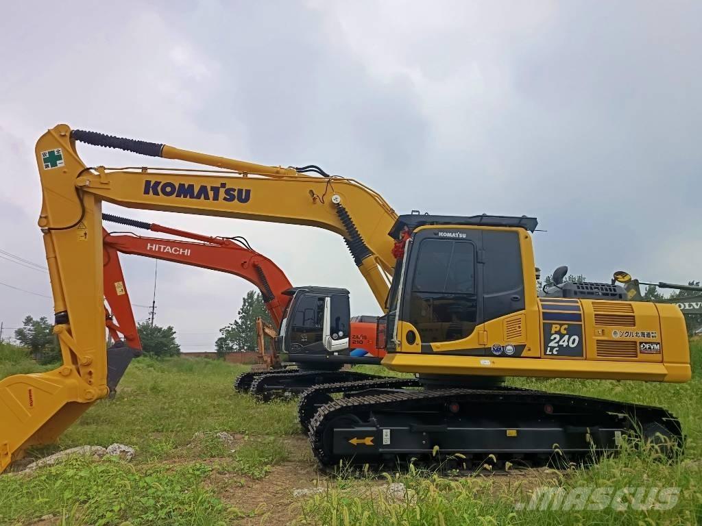 Komatsu PC 240 حفارات زحافة