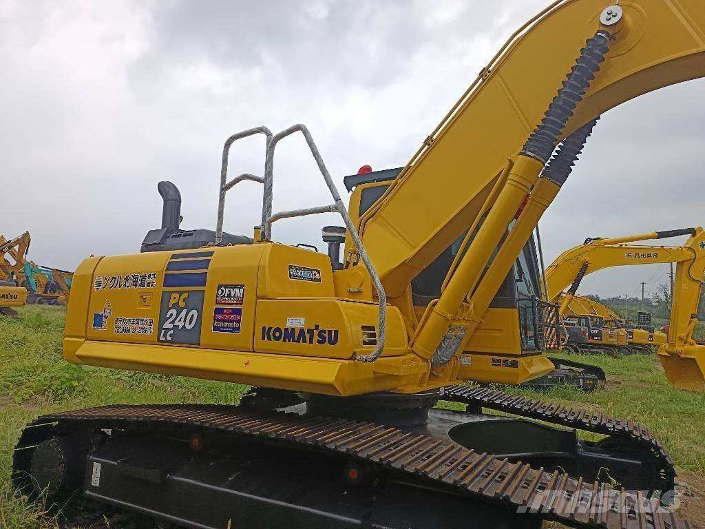 Komatsu PC 240 حفارات زحافة