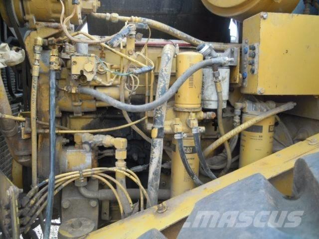 CAT 962 G لوادر بعجل