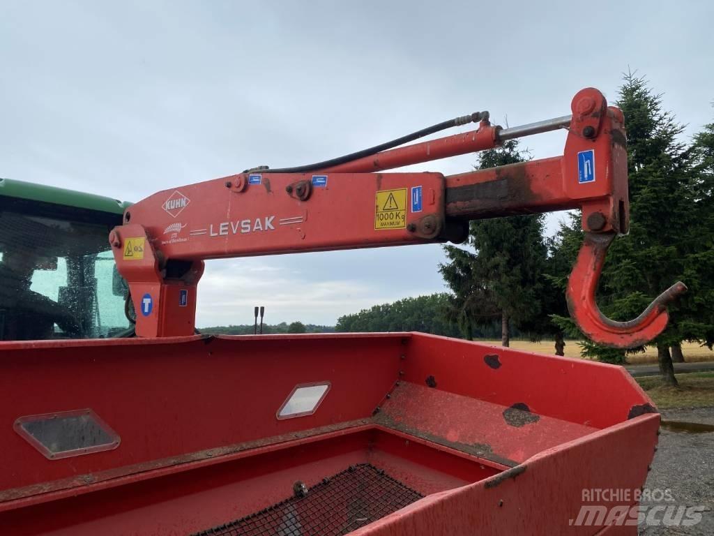 Kuhn M863 معدات فرد المواد المعدنية