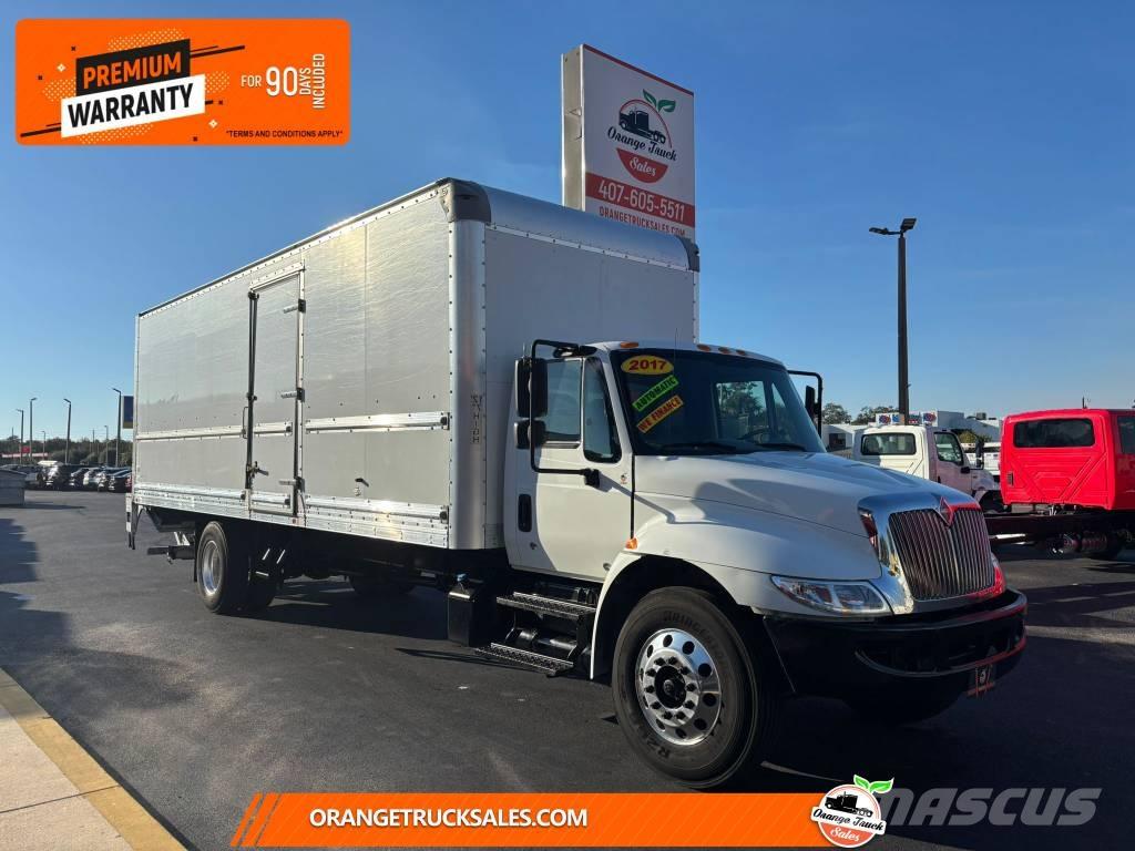 International 4300 شاحنات ذات هيكل صندوقي