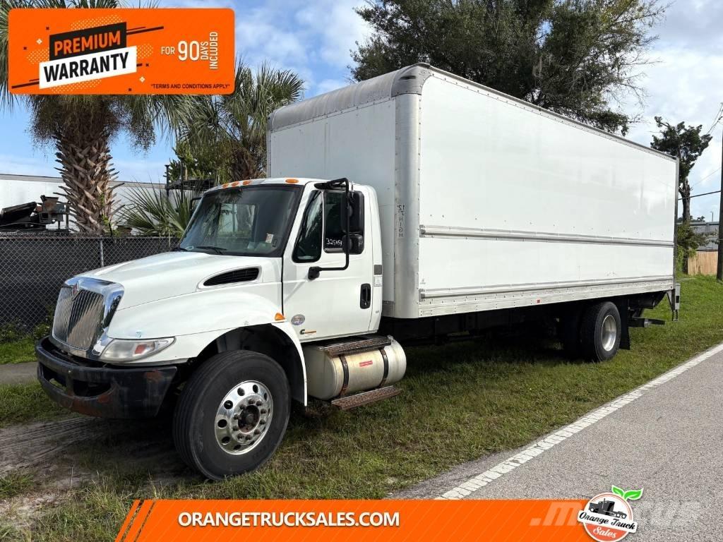 International 4300 شاحنات ذات هيكل صندوقي