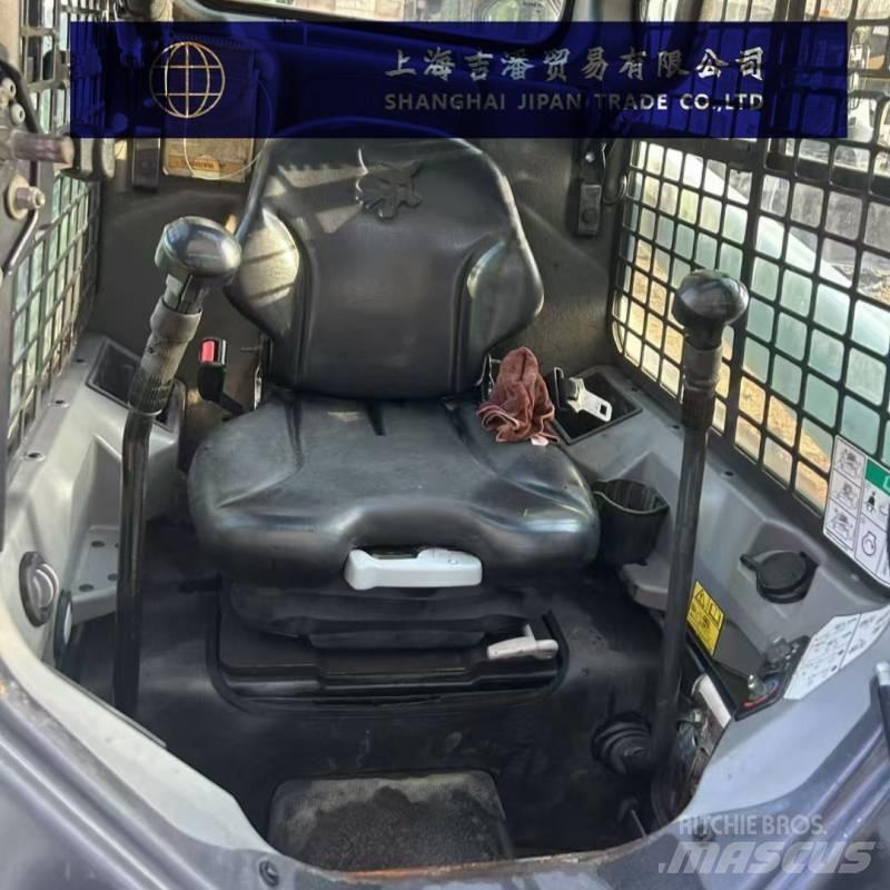 Bobcat S 550 لوادر انزلاقية التوجيه