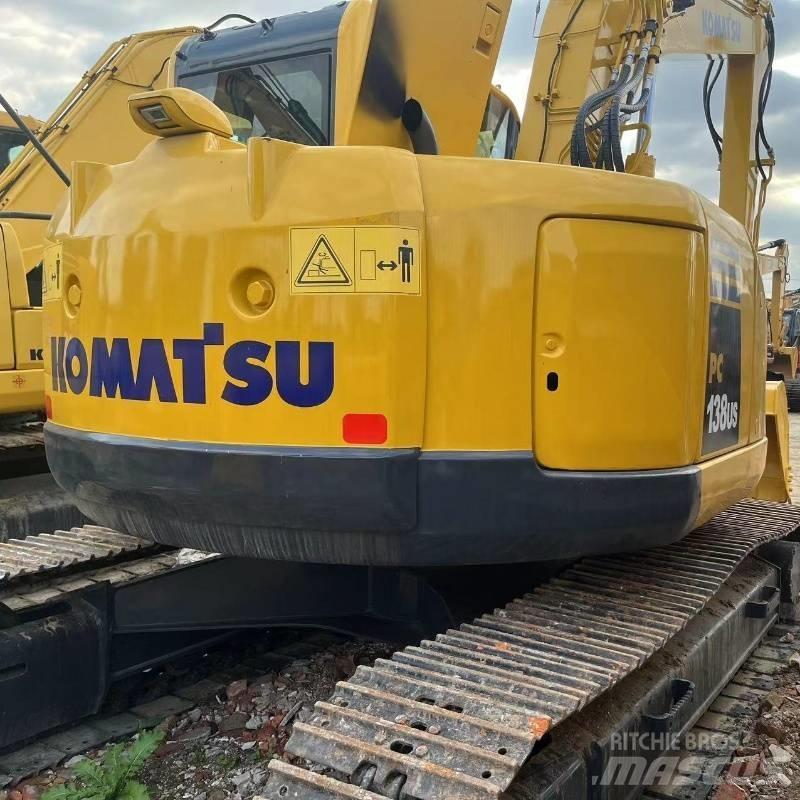 Komatsu PC 138 حفارات زحافة