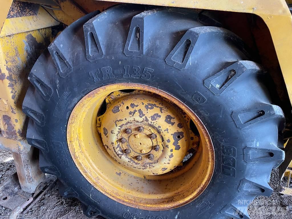 Massey Ferguson 50 B لوادر ذات جرافات عكسية