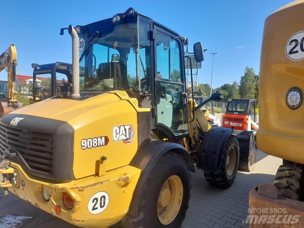 CAT 908M لوادر بعجل
