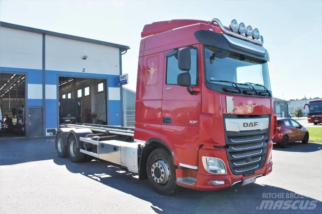 DAF XF 480 FAS 6x2 شاحنات الحاويات