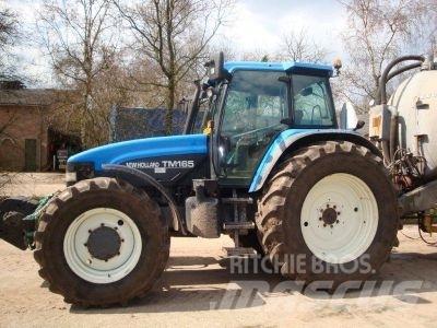 New Holland TM 165 الجرارات