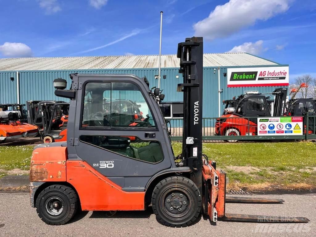 Toyota 52-8FDF30 شاحنات الديزل